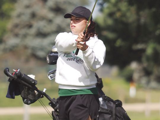 Qualset, Durre swing through Pierce course