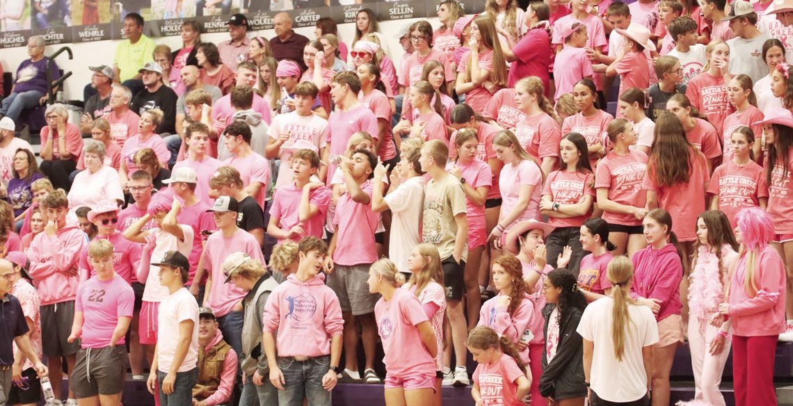 Bravettes battle through Pink Out Bravettes battle through Pink Out