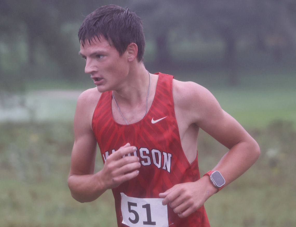 Cross country team battles wet weather Cross country team battles wet weather
