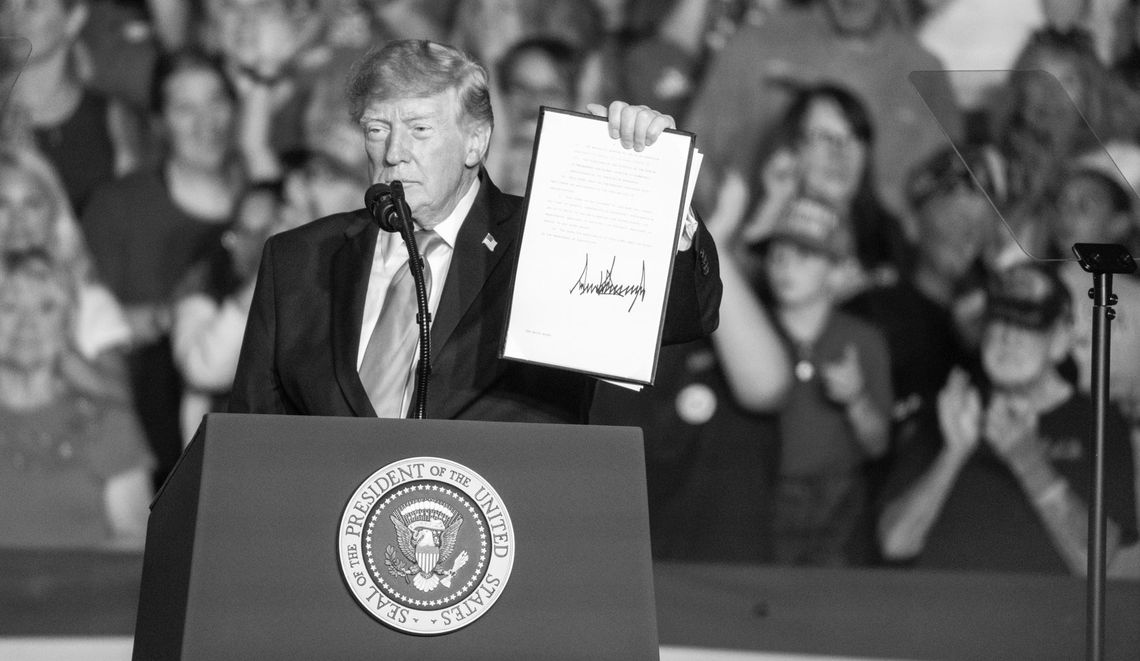 Trump makes campaign stop in Grand Island Trump makes campaign stop in Grand Island